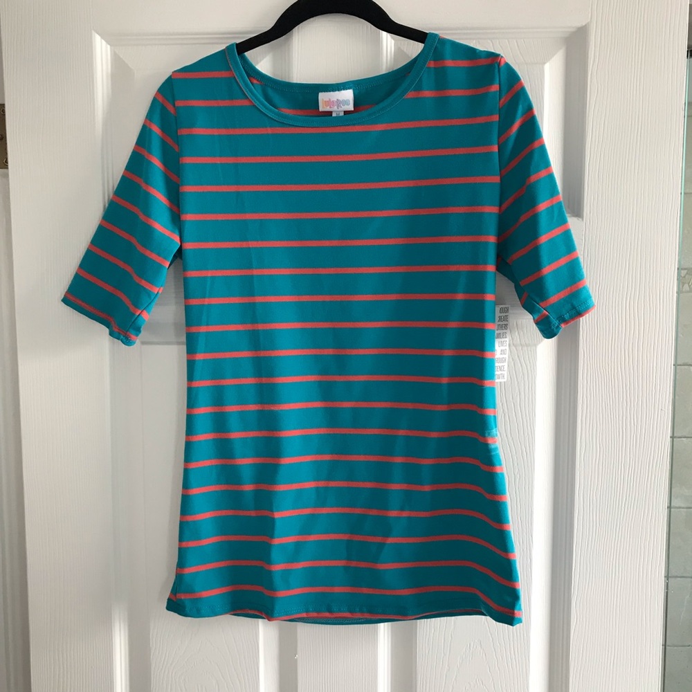 Lularoe Gigi shirt